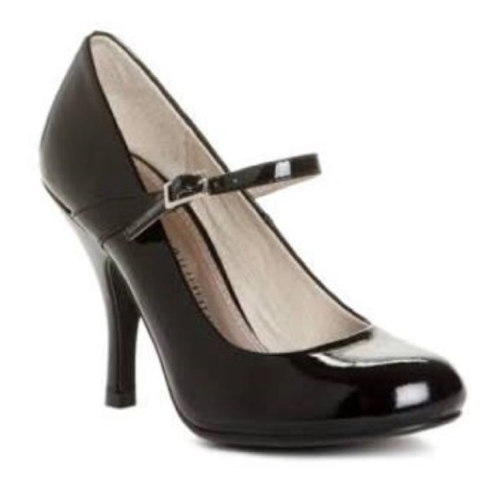 Black Chinese Laundry Retro Mary Jane pumps